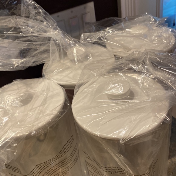 mDesign acrylic airtight apothecary storage organizer canister jars set of 4 - Picture 8 of 9